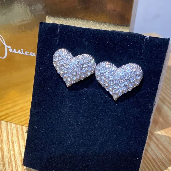 Elegant Crystal Heart Stud Earrings – Silver Tone - Image 2