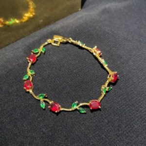 Elegant Tulip Crystal Bracelet – Gold Tone Floral Fashion Bracelet