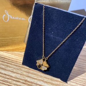 Magnetic Four Leaf Clover Pendant Necklace – Gold Tone