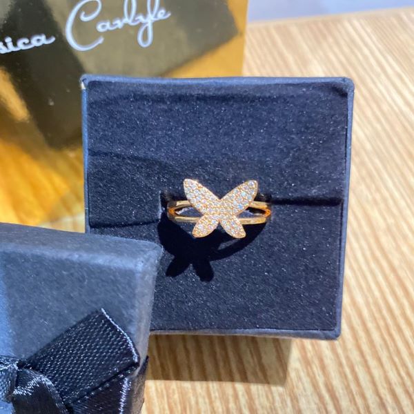 Elegant Butterfly Crystal Ring – Rose Gold Tone