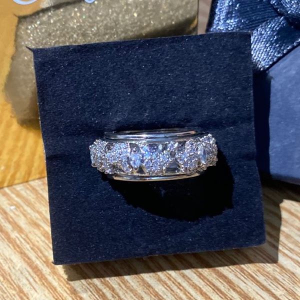 Luxury Crystal Spinner Band Ring – Silver Tone - Image 2