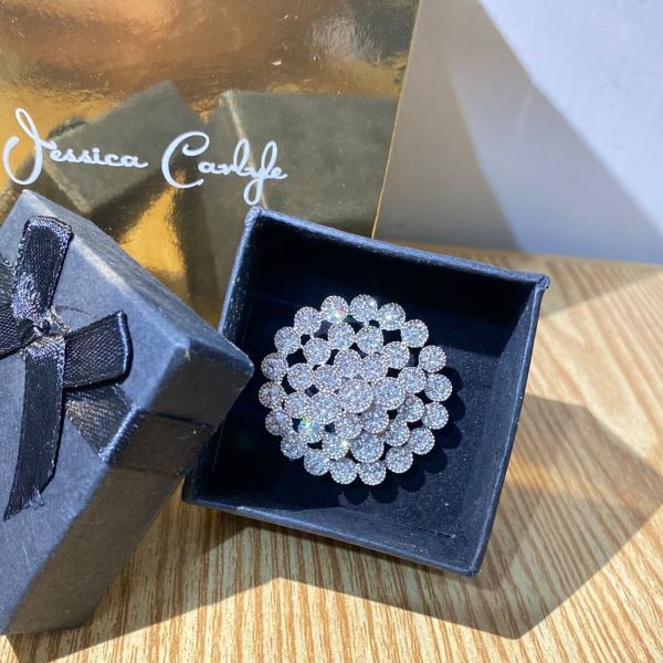 Luxury Floral Crystal Cluster Statement Ring – Silver Tone