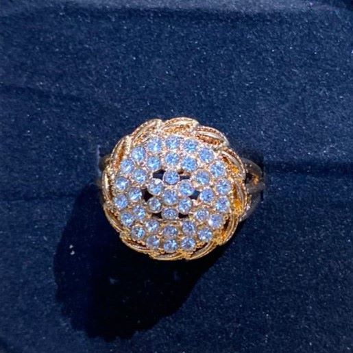 Elegant Floral Crystal Cluster Ring – Rose Gold Tone - Image 2